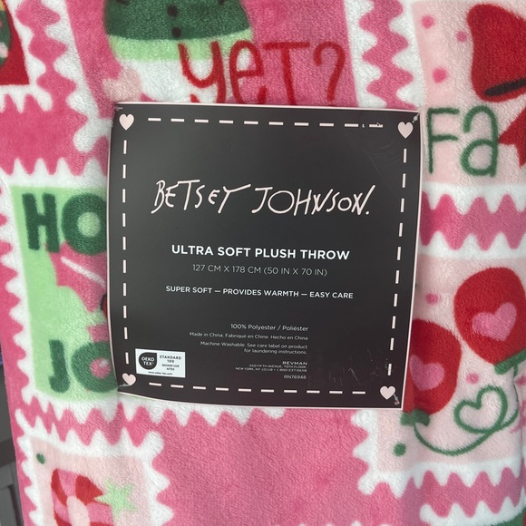 🔥🔥🆕💋BETSEY JOHNSON💋CHRISTMAS OVERSIZED ULTRA SOFT THROW /BLANKET - Picture 2 of 8